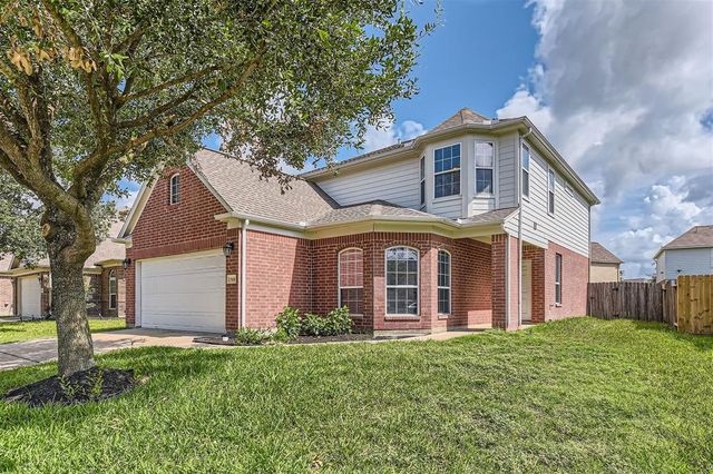 $315,000 | 19606 Cypriate Trail | Villages of Cypress Lakes
