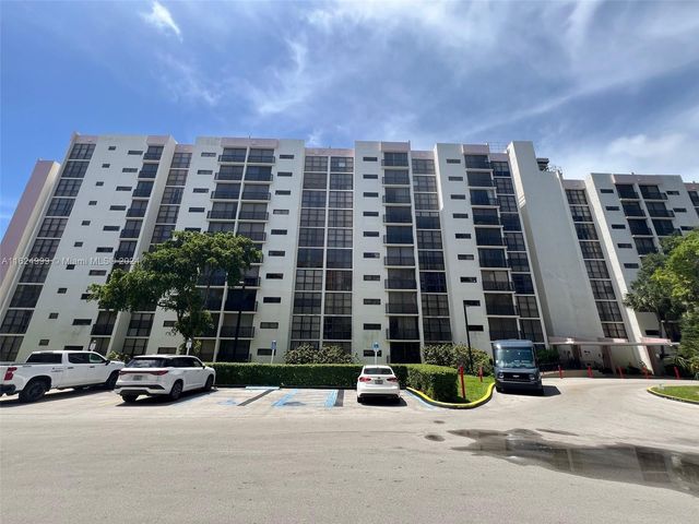 $1,975 | 16909 North Bay Road, Unit 419 | Sunny Isles Beach