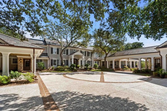 $6,750,000 | 3601 North Ocean Boulevard | Myrtle Heights-Oak Park Historic District