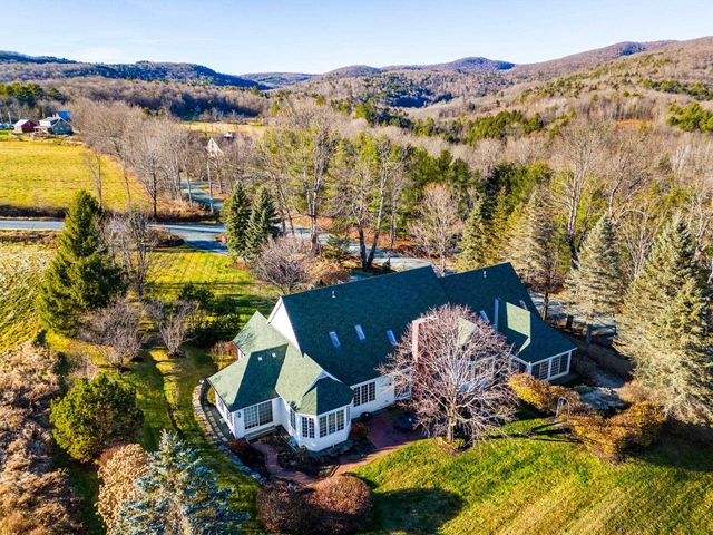 $1,595,000 | 10 Fairbanks Turn | Hartford