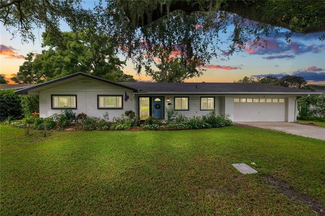 $430,000 | 4215 Forest Hills Drive | Lakeland