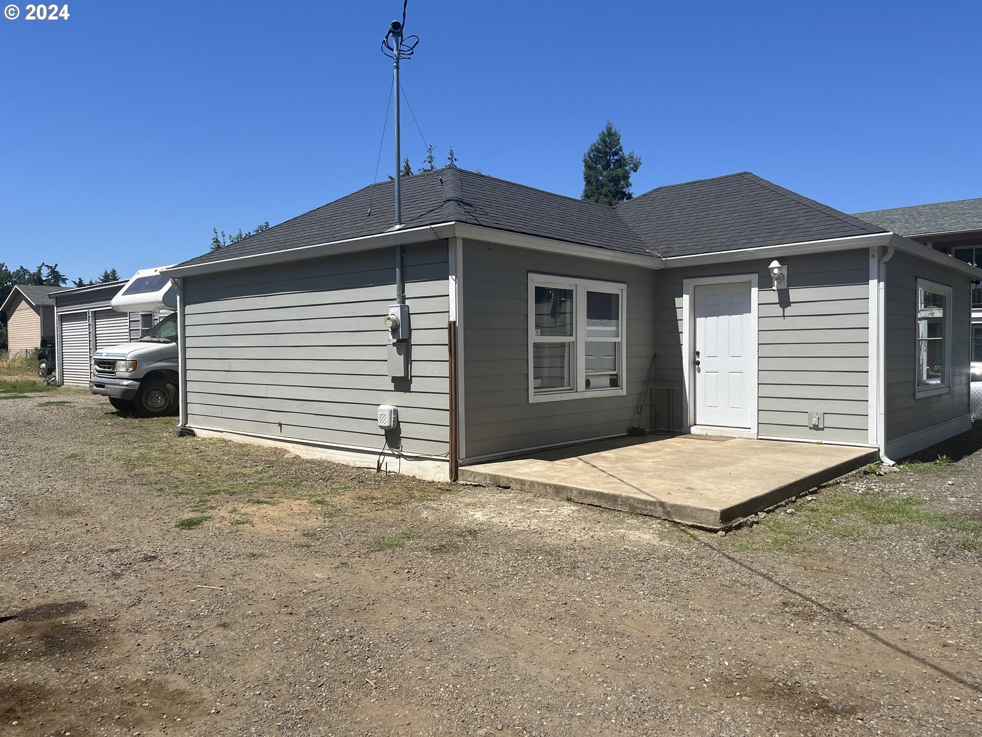 a view of a house with a garage