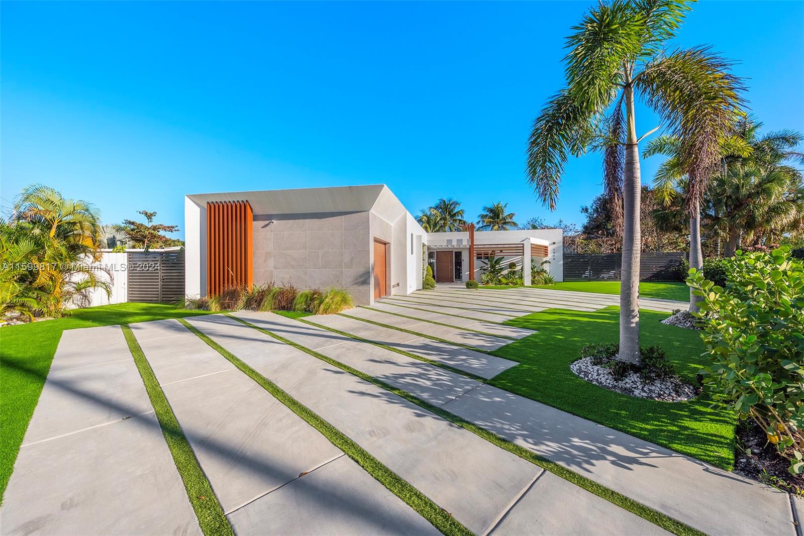 a house view with a outdoor space