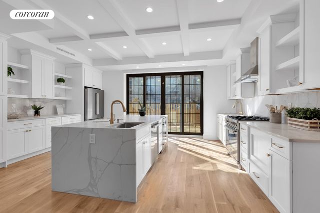 $1,595,000 | 18 Oakland Place | Flatbush