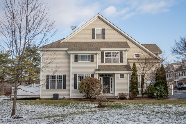 $599,000 | 36 Park Pl Circle, Unit 36 | West Hartford