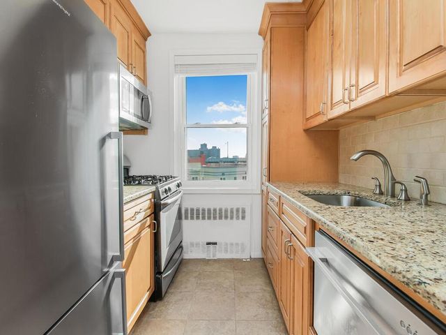 $260,000 | 2530 Independence Avenue, Unit 6J | Spuyten Duyvil