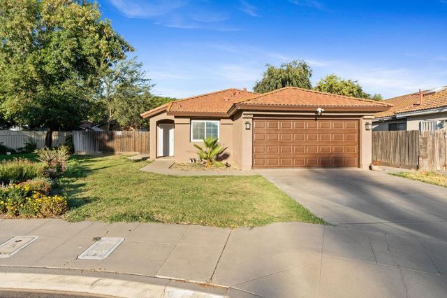 $375,000 | 5616 West Escalon Avenue | Fig Garden Loop