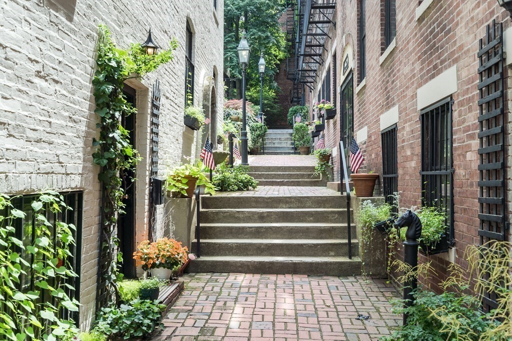 Beacon Hill Boston Neighborhood Guide - Compass