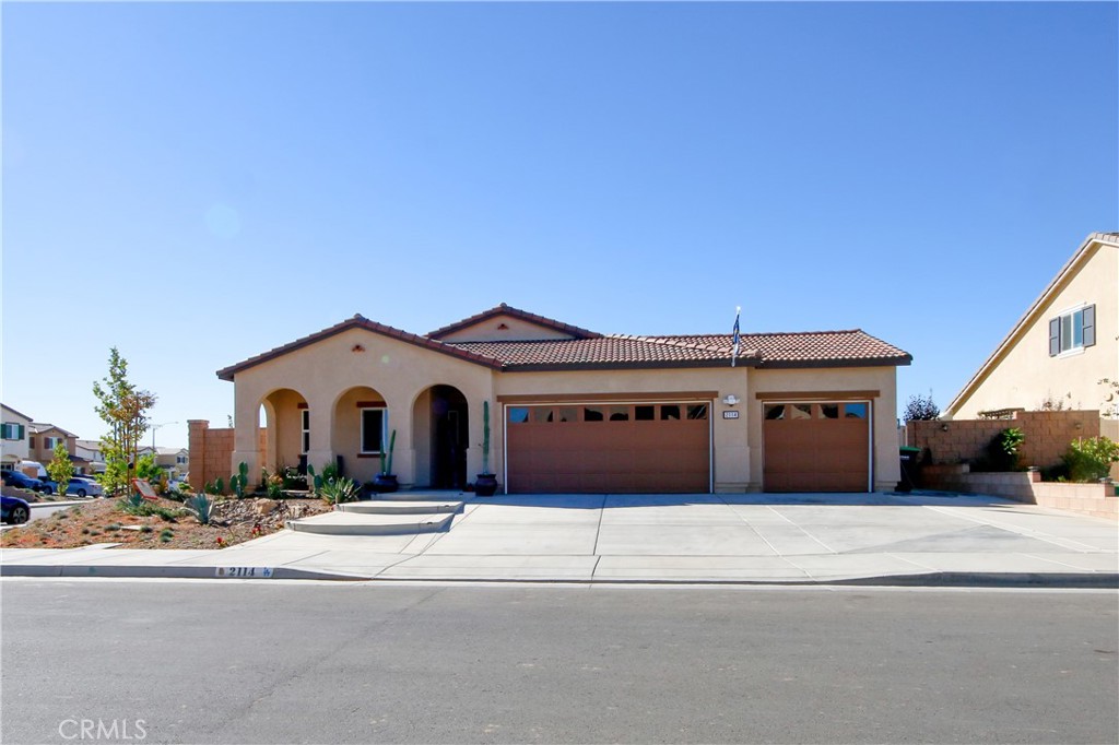 a view of a house with a outdoor space