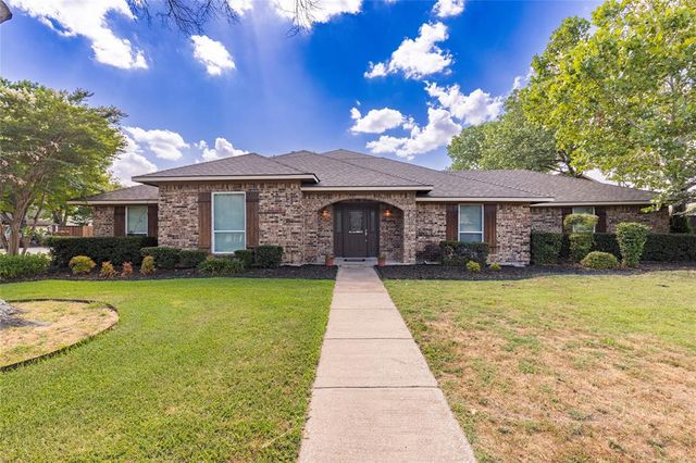 $494,900 | 102 Royal Oaks Drive | Greenville