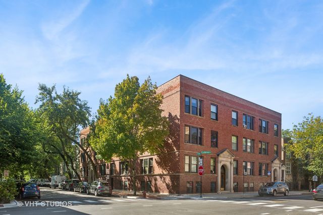 $465,000 | 1964 North Howe Street, Unit 2 | Lincoln Park