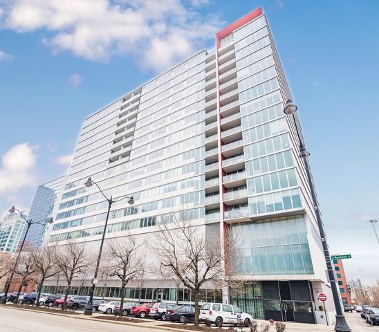 $3,500 | 659 West Randolph Street, Unit 714 | West Loop