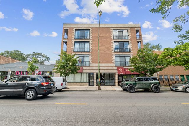 $377,000 | 2306 West Touhy Avenue, Unit 204 | West Rogers Park