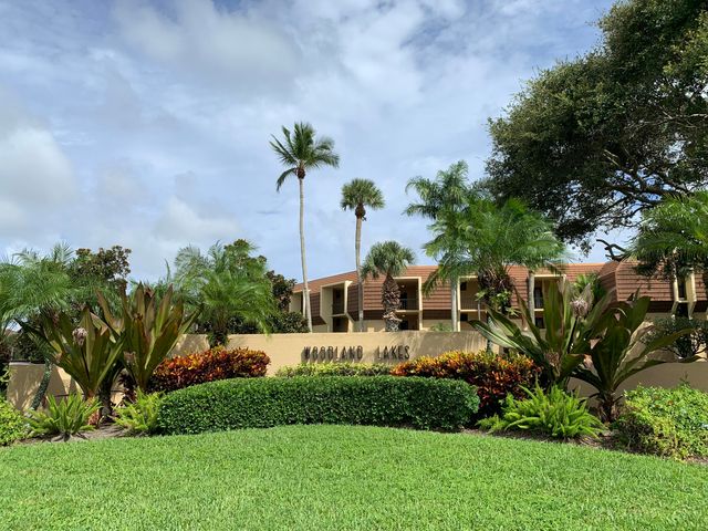 $3,500 | 5344 Woodland Lakes Drive, Unit 225 | Palm Beach Gardens