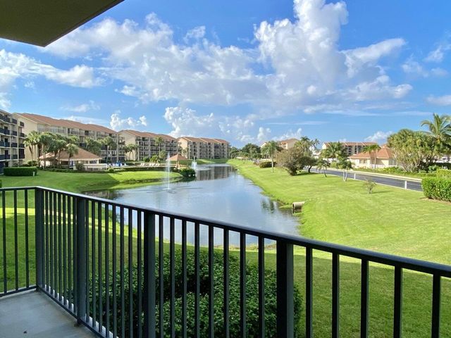 $460,000 | 501 Seafarer Circle, Unit 204 | The Bluffs