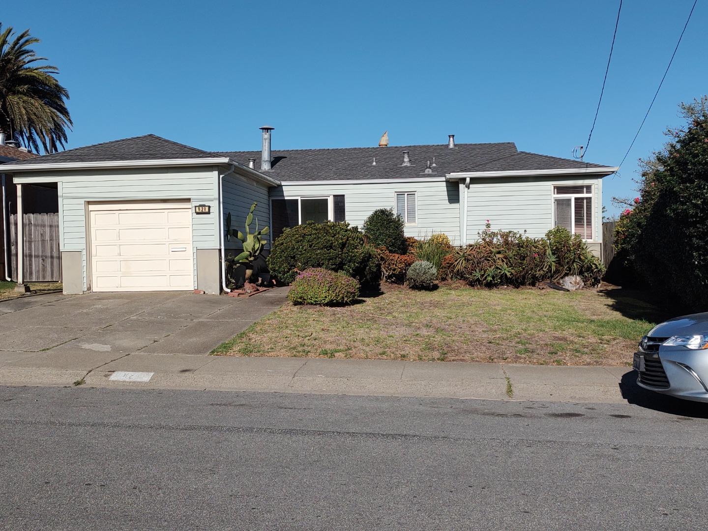 a view of a house with a outdoor space