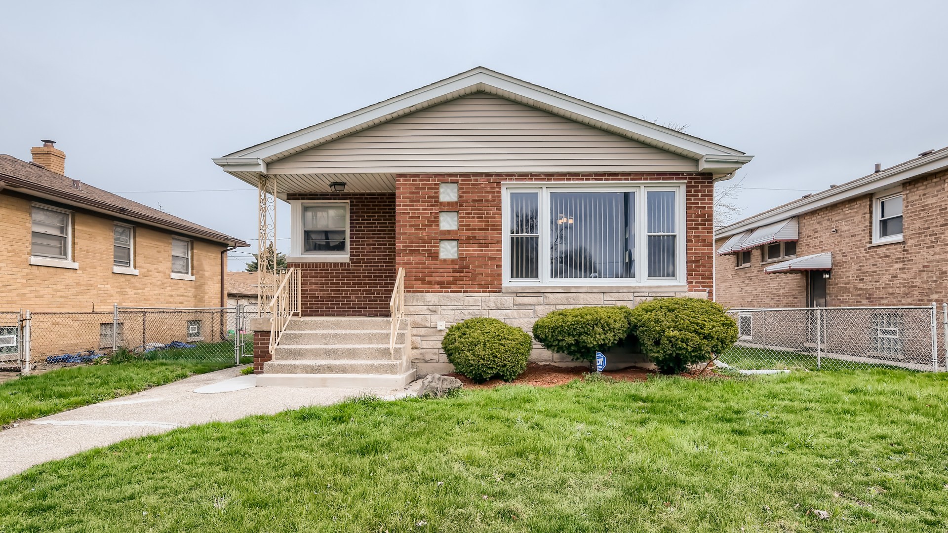 712 Memorial Drive, Calumet City, IL 60409 | Compass