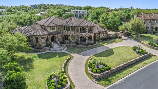 $5,250,000 | 210 Costa Bella Drive | Costa Bella