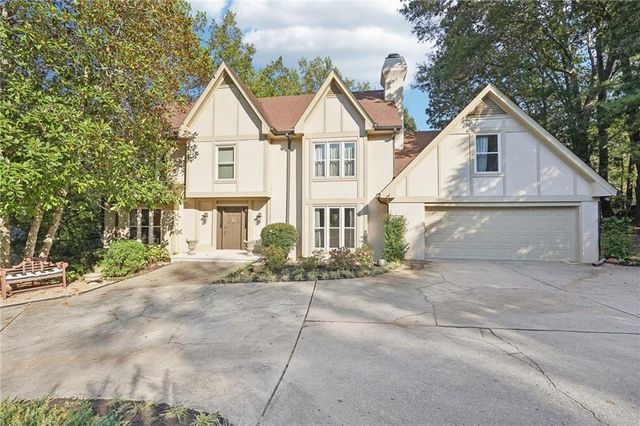 $900,000 | 345 Crosstree Lane | Sandy Springs