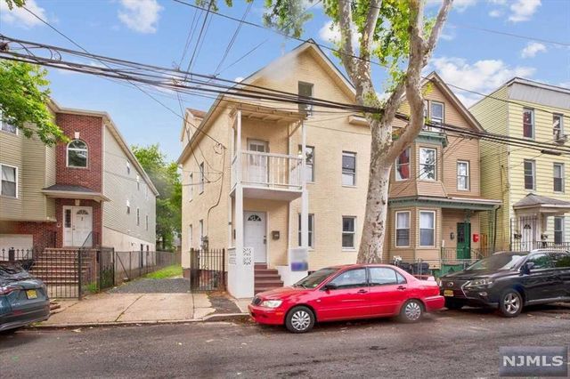 $599,000 | 86 Cutler Street | Seventh Avenue