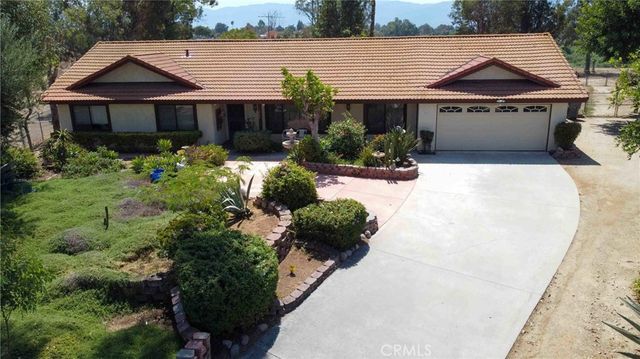 $1,425,000 | 3192 Sunset Court | Norco