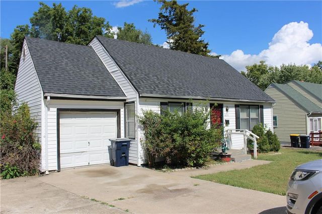 $109,900 | 4616 East 43 Terrace | Vineyard