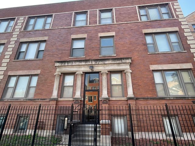 $2,150 | 4434 South Calumet Avenue, Unit 2 | Bronzeville