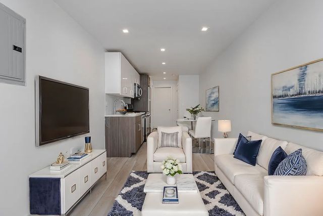 $4,400 | 316 West 39th Street, Unit 2W | Hudson Yards