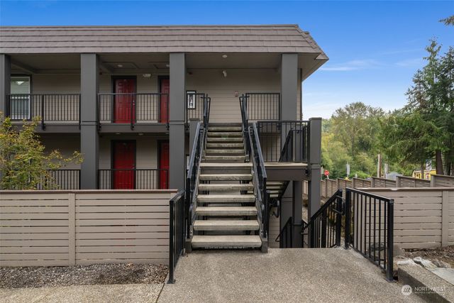 $2,100 | 9523 Northeast 180th Street, Unit A307 | Downtown Bothell-Riverfront