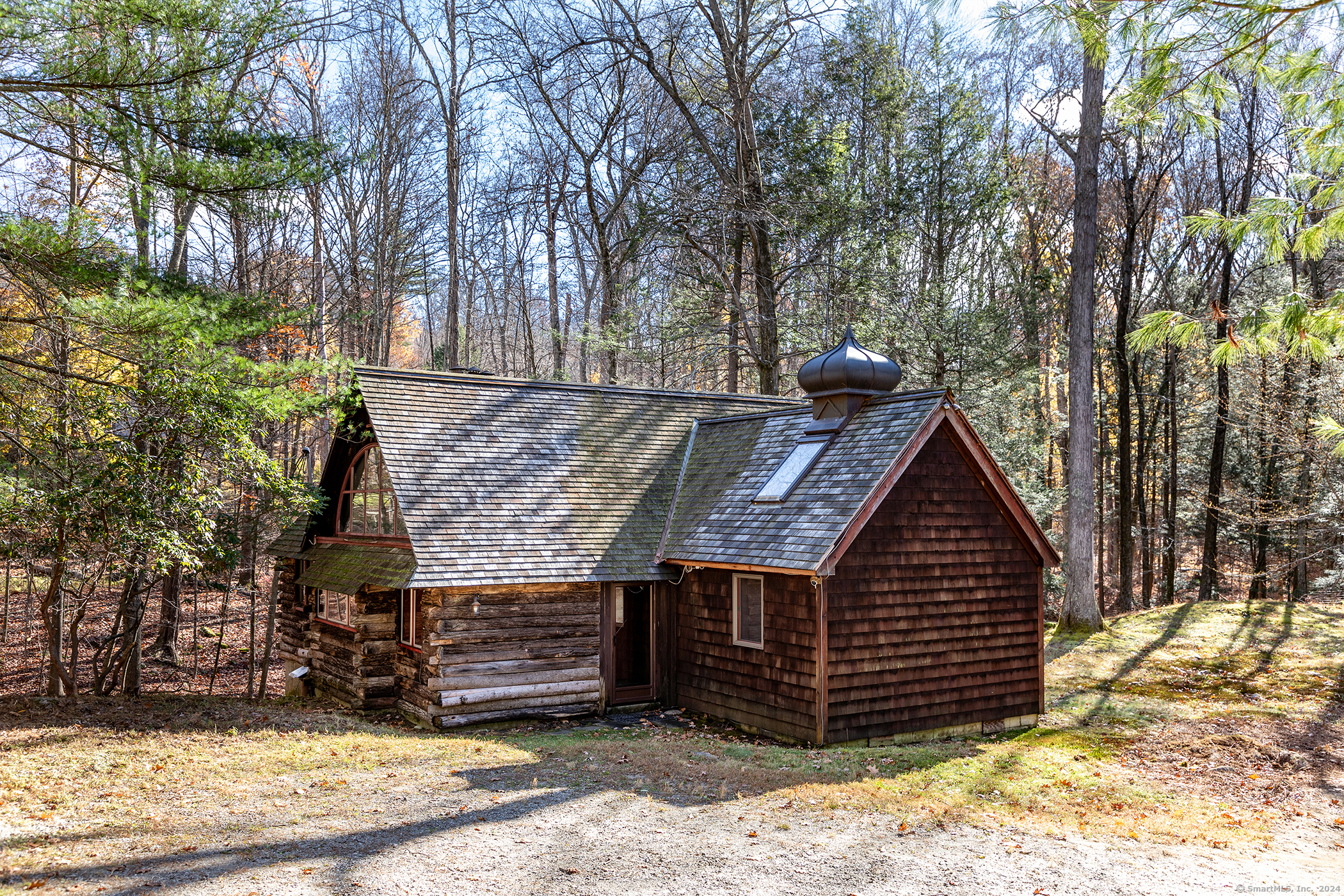 Private Retreat minutes from town, Antique Log Home