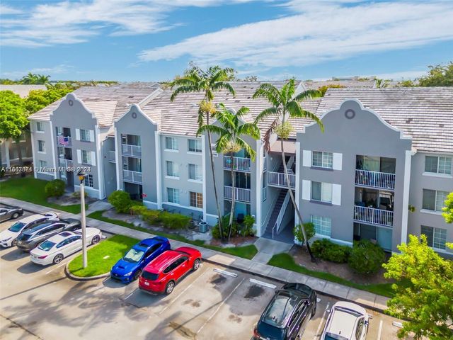 $385,000 | 655 Southwest 111th Way, Unit 201 | Pembroke Lakes South