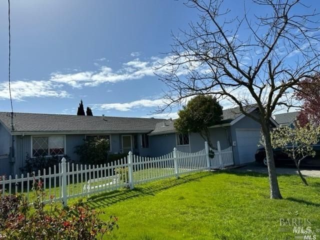 $725,000 | 804 St Francis Drive | East Petaluma