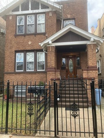 $2,100 | 3938 North Lawndale Avenue, Unit 1 | Independence Park