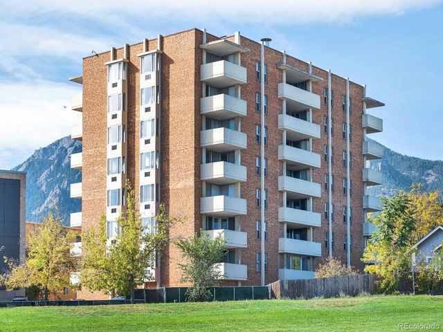 $509,000 | 850 20th Street, Unit 503 | The Hill