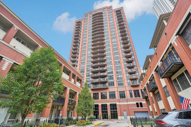 $450,000 | 330 North Jefferson Street, Unit 709 | Kinzie Station