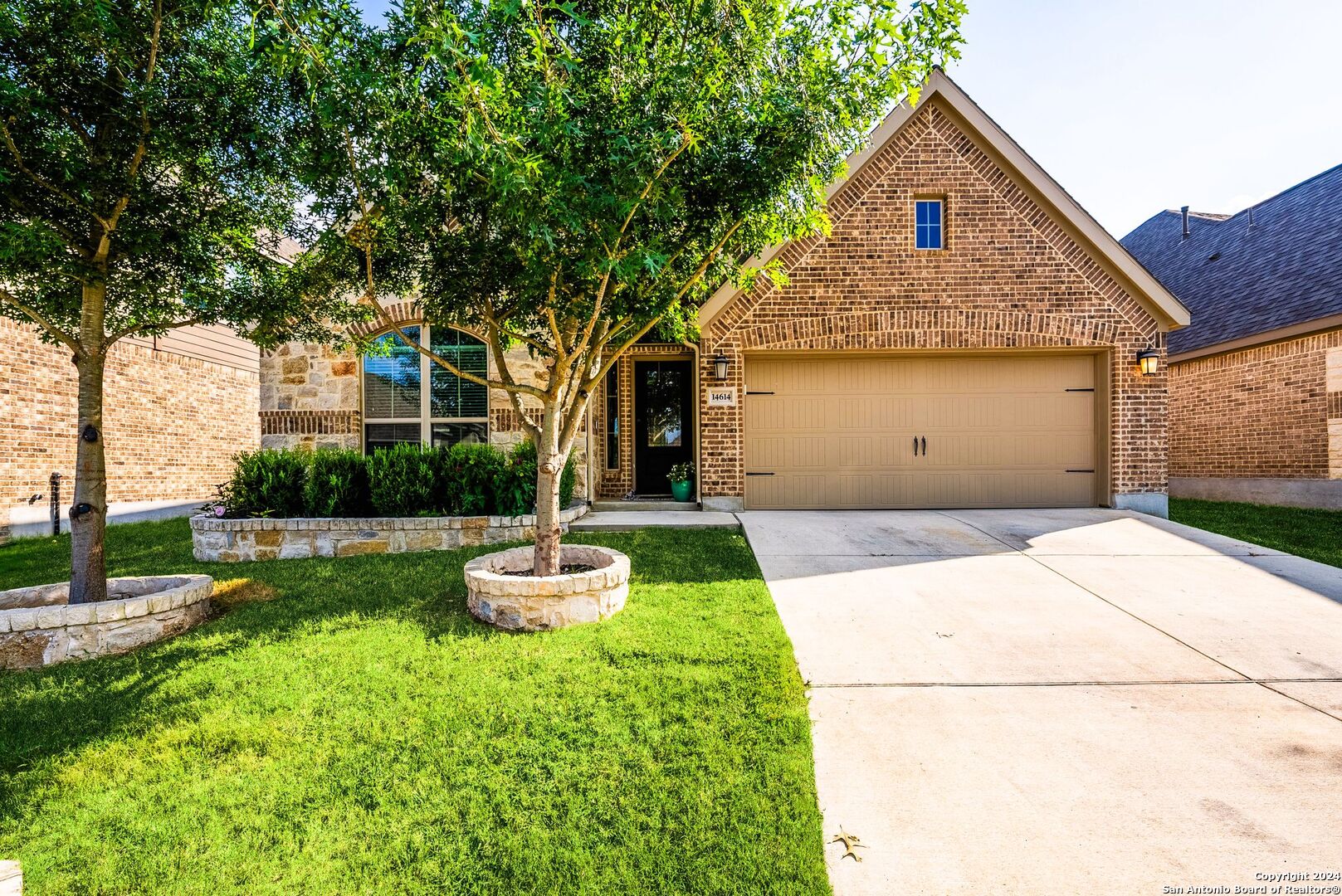 a front view of house with yard