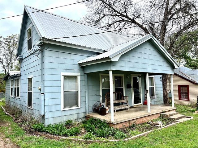 $200,000 | 1406 South Baylor Street | Brenham