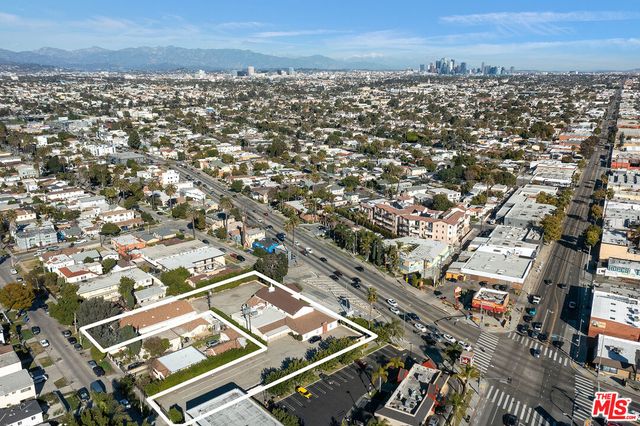 Beverly Center / Miracle Mile - Sally Forster Jones Group