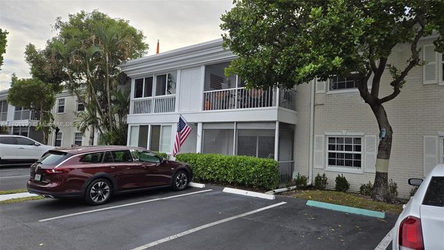 $2,850 | 6487 Bay Club Drive, Unit 4 | Bay Colony