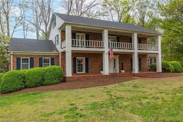 $465,000 | 1015 Oakcrest Drive | Reidsville