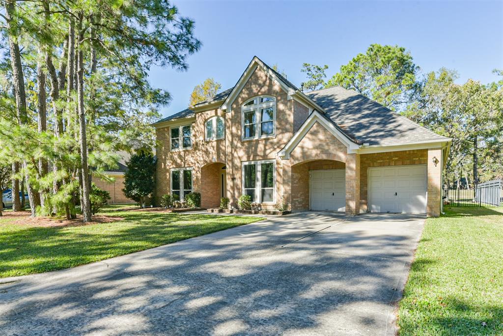 Handsome home located in Walden on Lake Houston