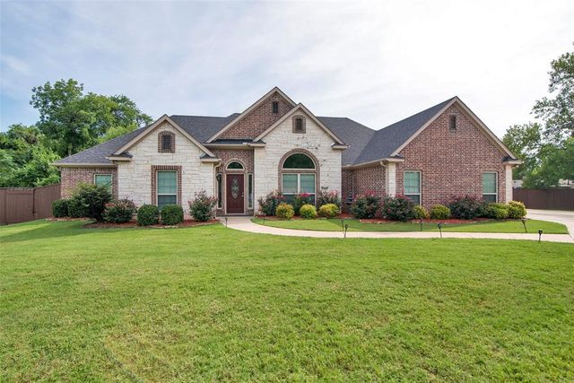 $599,000 | 2102 Rivercrest Circle | Denison