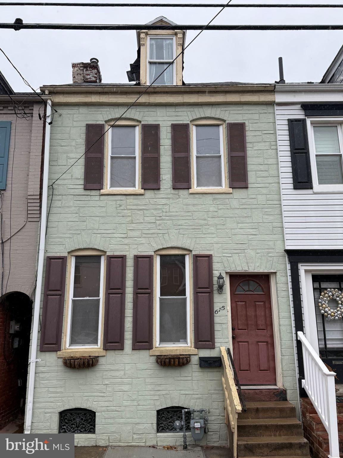 a building with multiple windows