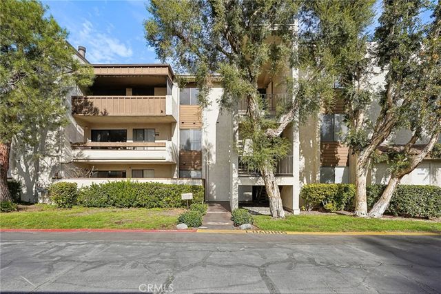 $678,910 | 5800 Owensmouth Avenue, Unit 53 | Woodland Hills