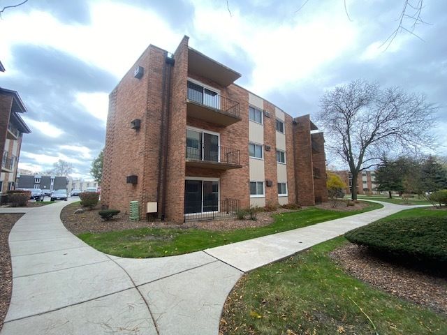 $171,500 | 9724 Karlov Avenue, Unit 210 | Oak Lawn