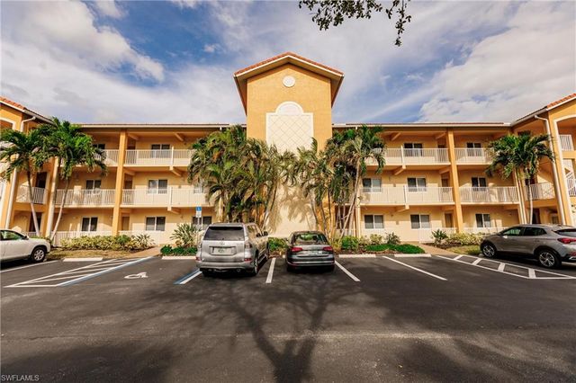 $305,000 | 10000 Maddox Lane, Unit 122 | Bonita Springs