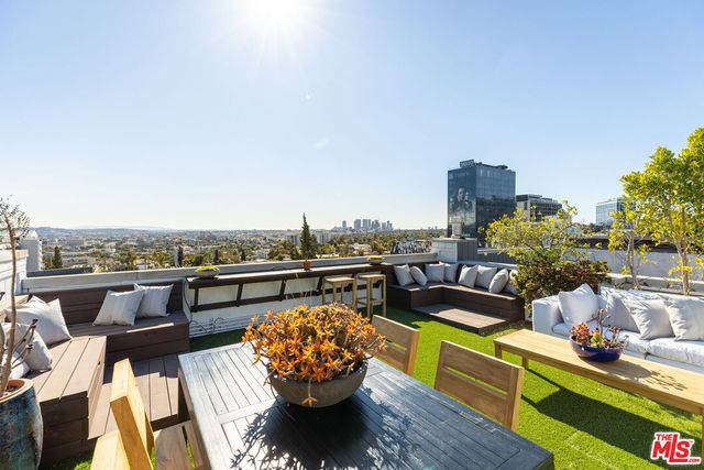 $1,750,000 | 1133 North Clark Street, Unit 303 | Sunset Strip