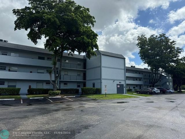 $167,500 | 8401 Lagos De Campo Boulevard, Unit 208 | Woodland Lakes