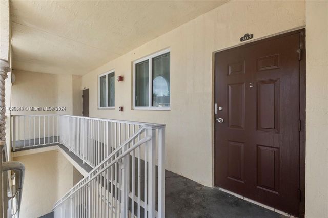 $2,100 | 1677 Southeast 27th Court, Unit 205 | Homestead