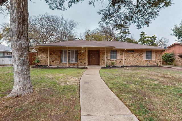 $274,900 | 201 Woodhaven Drive | DeSoto